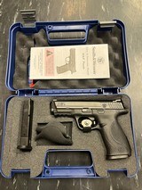 SMITH & WESSON M&P 40 - 1 of 6