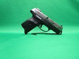 RUGER SR40C - 3 of 7