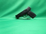 SMITH & WESSON M&P40 2.0 - 2 of 6