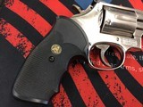 SMITH & WESSON 586 - 2 of 8