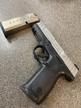 SMITH & WESSON SD40 VE - 2 of 6
