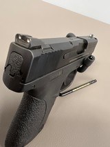 SMITH & WESSON M&P 9 sheild - 3 of 4