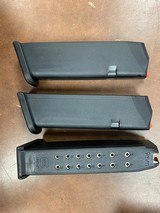 GLOCK 17 g17 gen 5 - 4 of 5