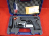 SMITH & WESSON M&P 40 - 3 of 4