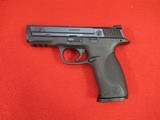 SMITH & WESSON M&P 40 - 2 of 4