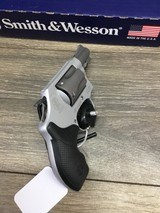 SMITH & WESSON 637 - 3 of 5