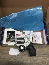 SMITH & WESSON 637 - 1 of 5