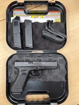 GLOCK 22 G22 GEN 4 (Night Sights) - 1 of 3