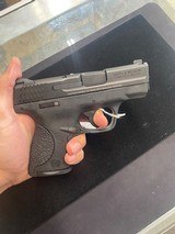 SMITH & WESSON M&P 9 sheild - 5 of 7