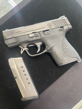 SMITH & WESSON M&P 9 sheild - 1 of 7