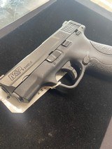 SMITH & WESSON M&P 9 sheild - 3 of 7