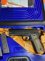 DAN WESSON VIGIL - 1 of 2