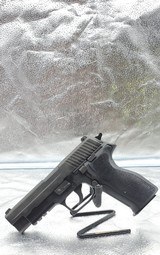 SIG SAUER P226 - 3 of 7