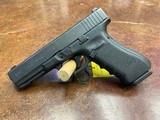 GLOCK 22 G22 GEN 4 (Night Sights) - 1 of 7