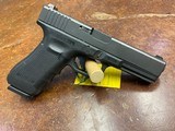 GLOCK 22 G22 GEN 4 (Night Sights) - 4 of 7