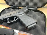 GLOCK 19 g19 gen 3 ui1950203 - 3 of 6