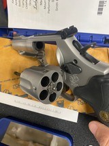 SMITH & WESSON 69 COMBAT MAGNUM - 2 of 2