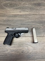 SMITH & WESSON SD40 VE 40 - 2 of 4