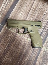 TAURUS TX22 - 2 of 6