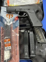 GLOCK 17 G17 CUSTOM LETTER NIGHT SIGHTS AND 31 ROUND MAGAZINE - 1 of 7