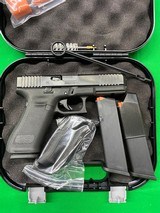 GLOCK G22 GEN 5 .40 S&W - 1 of 5