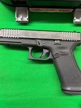 GLOCK G22 GEN 5 .40 S&W - 4 of 5