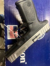 SMITH & WESSON SD40 VE - 1 of 1