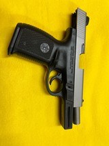 SMITH & WESSON SW40 VE - 2 of 7
