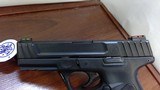 SMITH & WESSON SD40 - 2 of 5