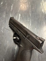 SMITH & WESSON M&P 40 - 5 of 6