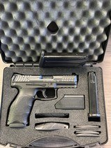 HECKLER & KOCH VP9 - 1 of 4