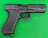 GLOCK G22 GEN 5 MOS .40 S&W - 1 of 4