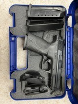 SMITH & WESSON M&P 40 - 2 of 3