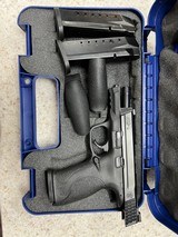 SMITH & WESSON M&P 40 - 1 of 3