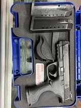 SMITH & WESSON M&P 40 - 2 of 2