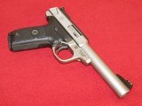 SMITH & WESSON SW22 VICTORY - 1 of 6