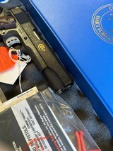 COLT 1911 GOVERNMENT .45 ACP - 2 of 4