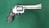 SMITH & WESSON 686-4 - 2 of 5