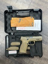 SMITH & WESSON M&P40 SHIELD M2.0 - 2 of 3