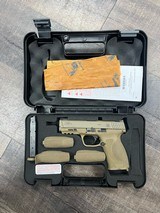 SMITH & WESSON M&P40 SHIELD M2.0 - 1 of 3