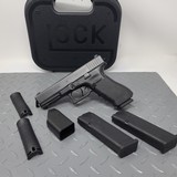 GLOCK 22 G22 GEN 4 .40 (Night Sights) POLICE TRADE IN - 1 of 5