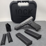 GLOCK 22 G22 GEN 4 .40 (Night Sights) POLICE TRADE IN - 1 of 5