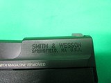 SMITH & WESSON M&P9 SHIELD - 4 of 7