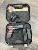 GLOCK 19 G19 Gen 4 (with night sights) - 3 of 3