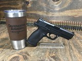 SMITH & WESSON m&p40 stainless - 3 of 4