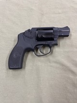 SMITH & WESSON BODYGUARD 38 - 2 of 2