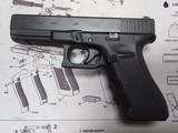 GLOCK 22 G22 GEN 4 .40 (Night Sights) POLICE TRADE IN - 2 of 3