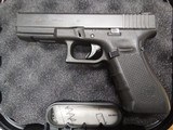 GLOCK 22 G22 GEN 4 .40 (Night Sights) POLICE TRADE IN - 2 of 3