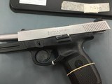 SMITH & WESSON SW40VE - 1 of 2