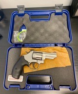 SMITH & WESSON 66 COMBAT MAGNUM - 1 of 3